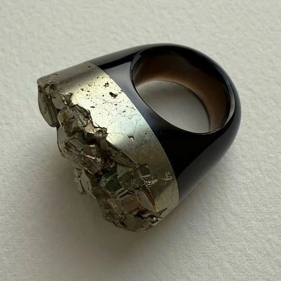 Pyrite Smoky Quartz Cocktail Statement Ring
Natural materials Handmade Brazil - Picture 1 of 7